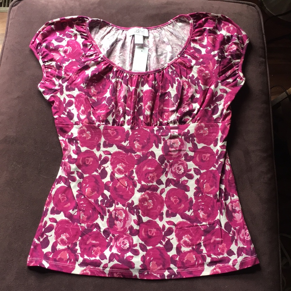 NWT LOFT Floral Top w/Ruching